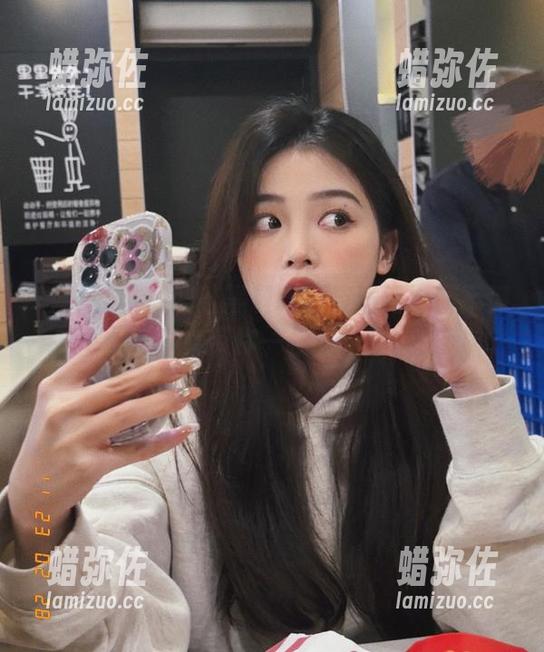 网红黑料 网红黑料吃瓜传送门更新不停歇,少女带你一秒刷新热点!