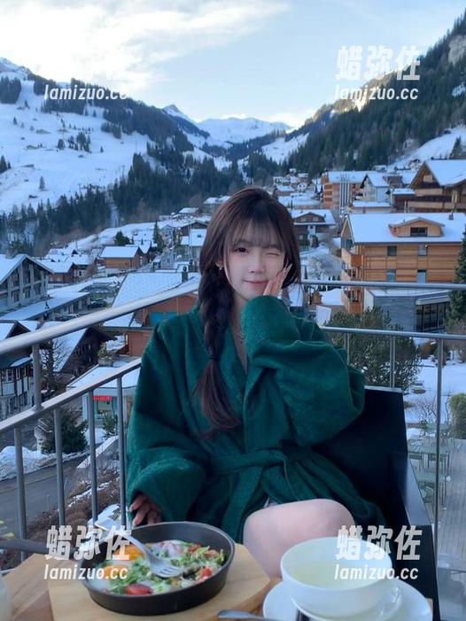 国产黑料吃瓜网站地址免费下载，首页永久提供一手吃瓜资讯